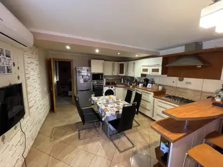 Eladó családi ház, Paks 5 szoba 100 m² 69.9 M Ft