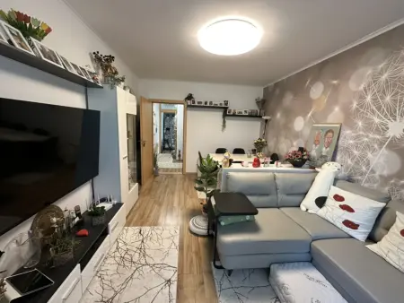 Eladó panellakás, Paks 3 szoba 65 m² 50.9 M Ft
