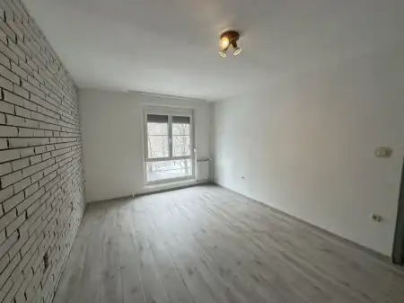 Eladó panellakás, Paks 2+1 szoba 58 m² 47.9 M Ft