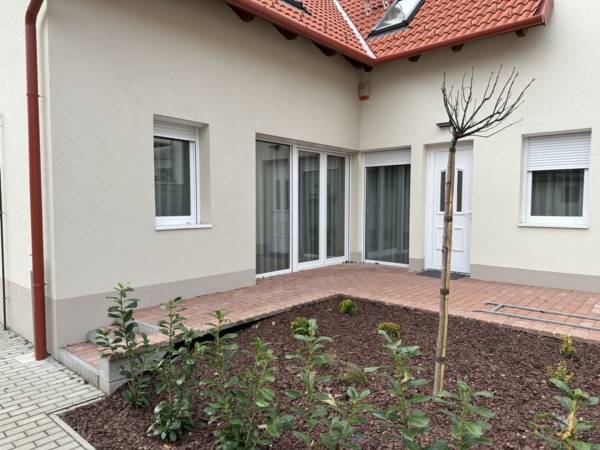 eladó újépítésű téglalakás, Paks